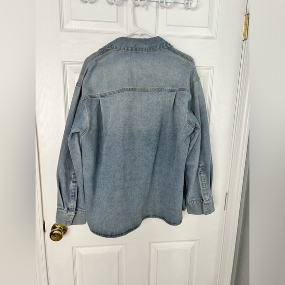 NWT Fashion Nova No hard feelings denim shirt light wash size small - Picture 6 of 8